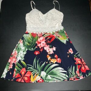 Chocolate USA White Lace And Floral Tropical Summer Mini Dress Spaghetti Strap
